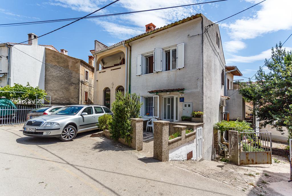 Apartment Filip Vrbnik Exterior photo
